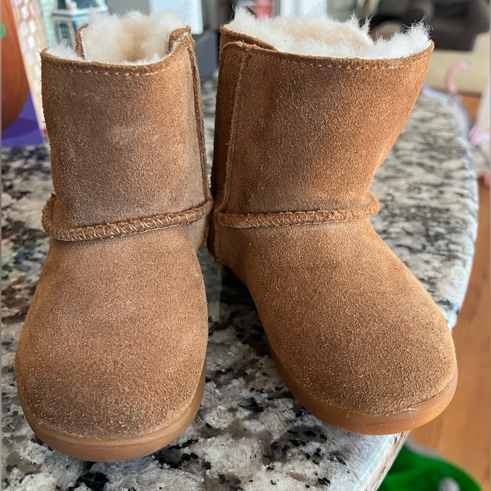 Toddler UGG Keelan Boot, size 6